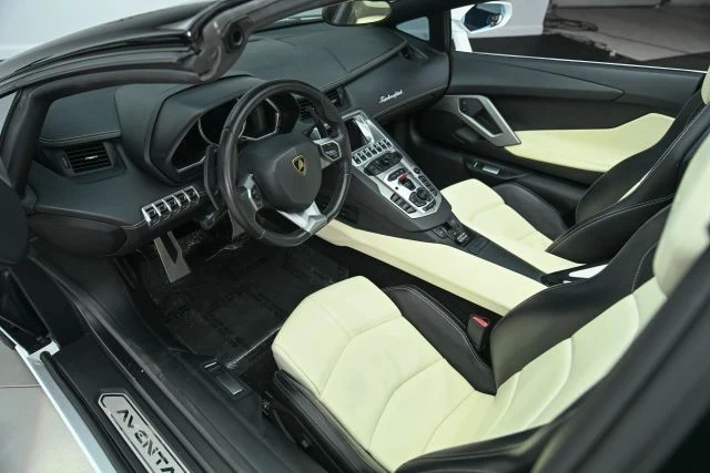 2014 Lamborghini Aventador LP700-4 - Image 2 of 31
