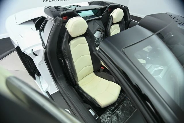 2014 Lamborghini Aventador LP700-4 - Image 18 of 31