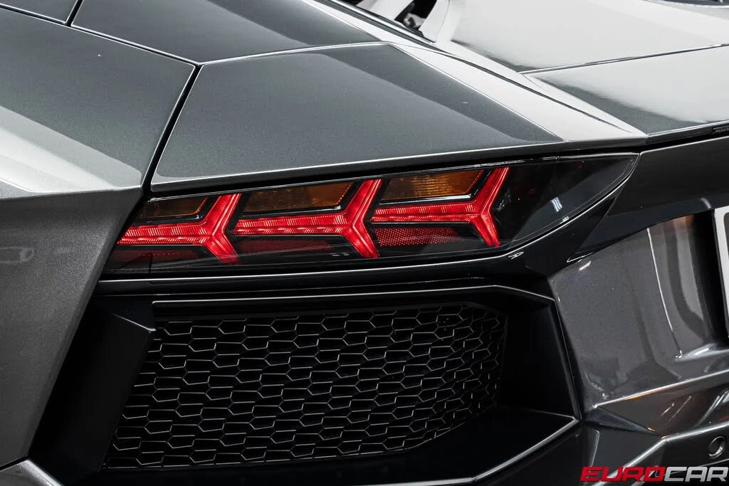 2014 Lamborghini Aventador LP700-4 Roadster - Image 25 of 31