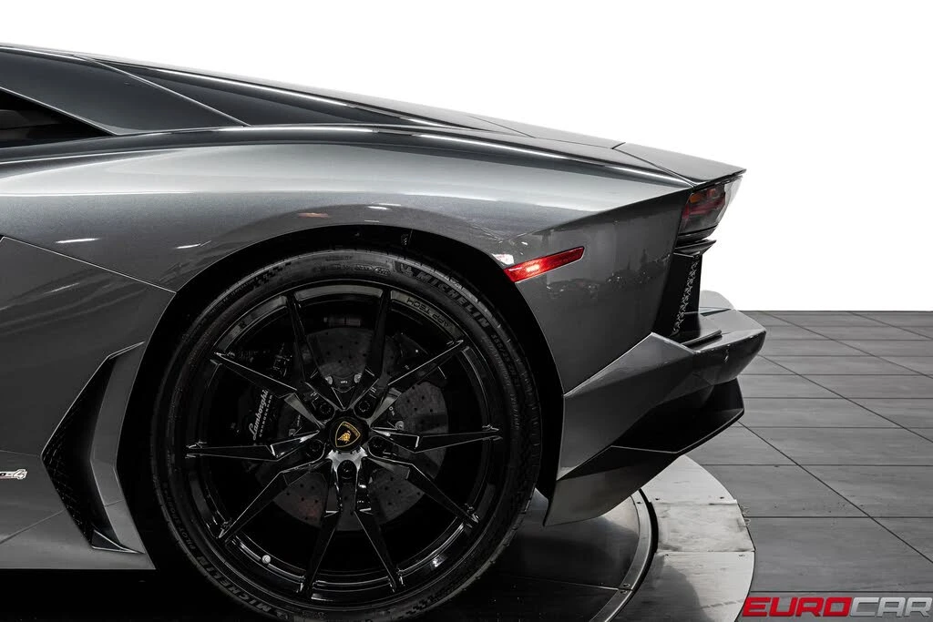 2014 Lamborghini Aventador LP700-4 Roadster - Image 20 of 31