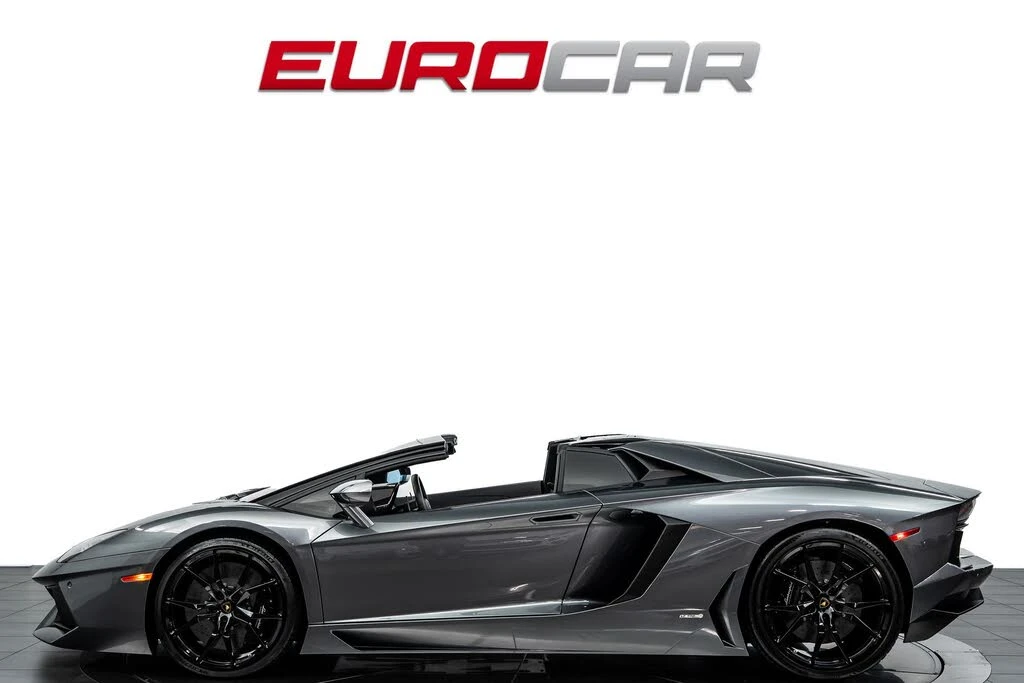 2014 Lamborghini Aventador LP700-4 Roadster - Image 2 of 31