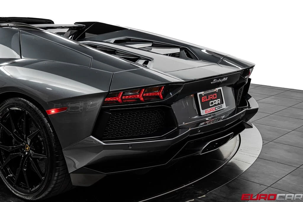 2014 Lamborghini Aventador LP700-4 Roadster - Image 21 of 31