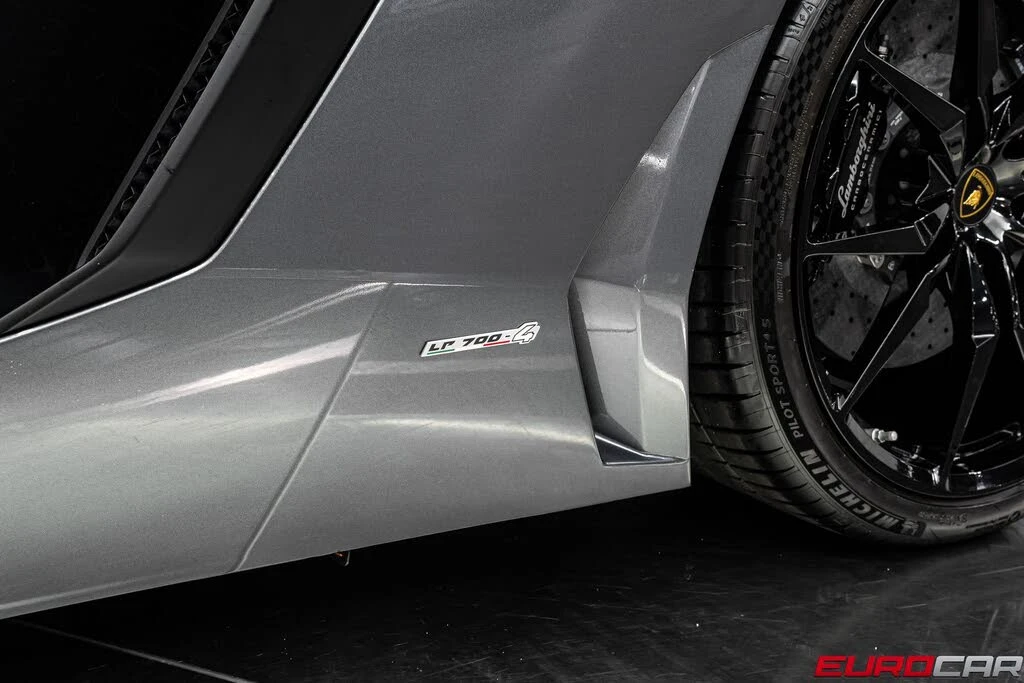 2014 Lamborghini Aventador LP700-4 Roadster - Image 19 of 31