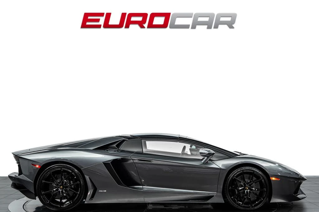 2014 Lamborghini Aventador LP700-4 Roadster - Image 7 of 31