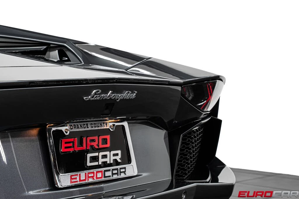 2014 Lamborghini Aventador LP700-4 Roadster - Image 26 of 31