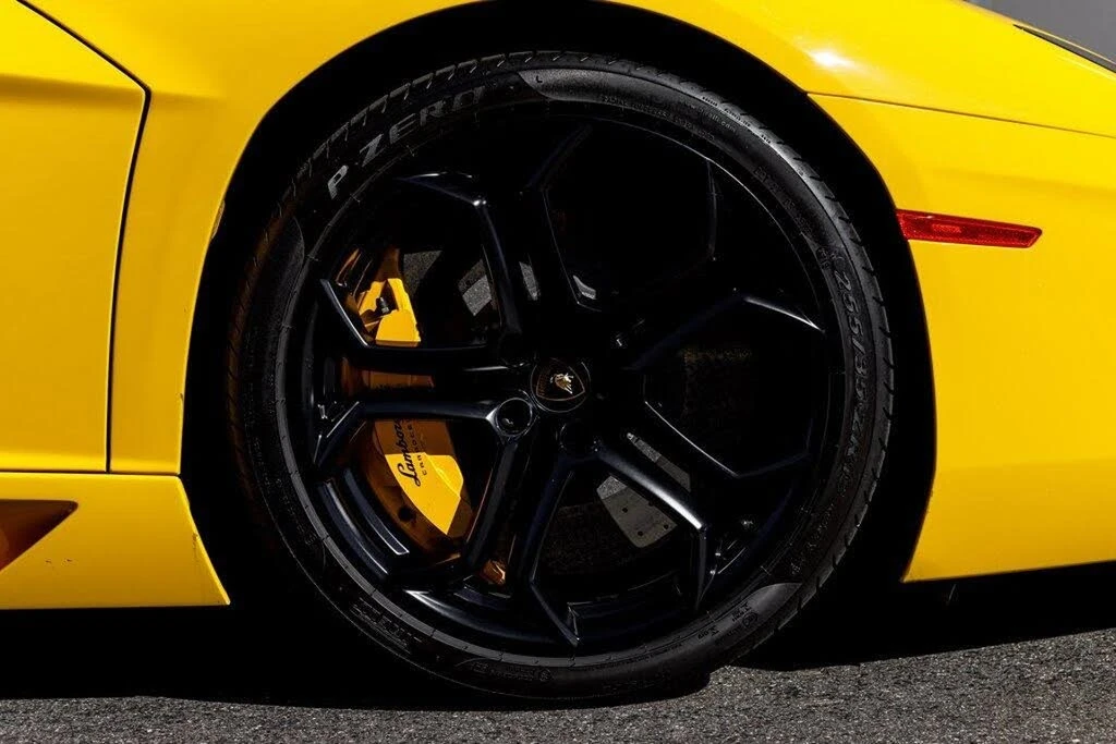 2014 Lamborghini Aventador LP700-4 - Image 18 of 31