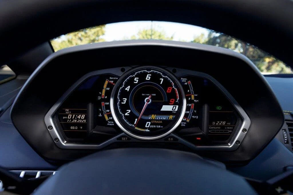 2014 Lamborghini Aventador LP700-4 - Image 19 of 31