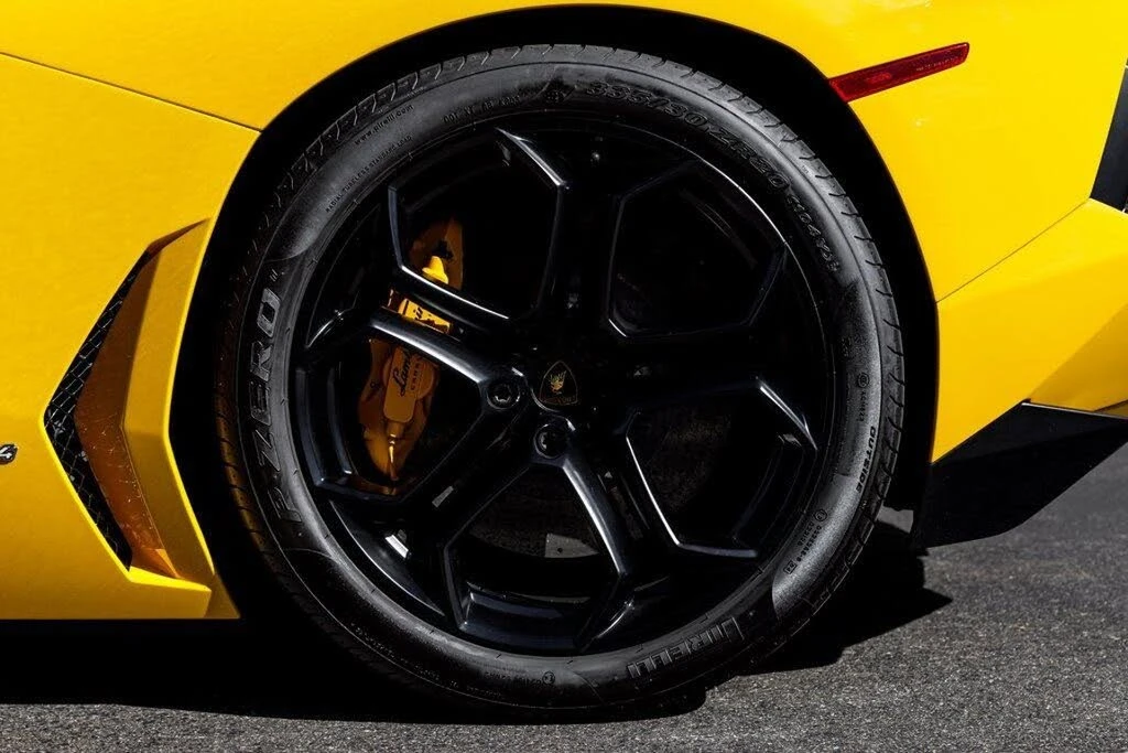 2014 Lamborghini Aventador LP700-4 - Image 14 of 31