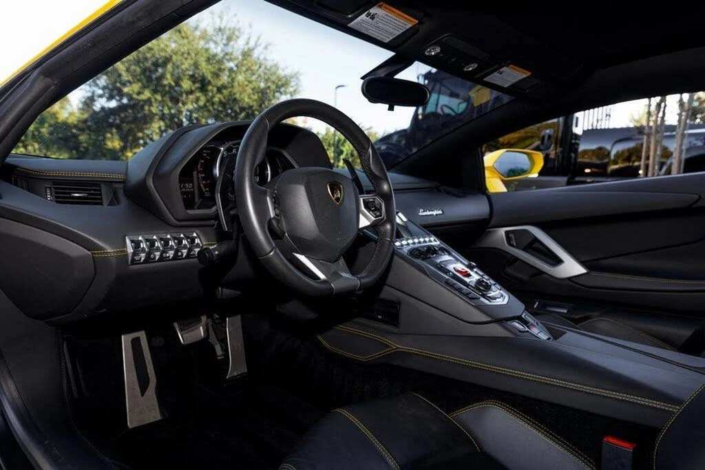 2014 Lamborghini Aventador LP700-4 - Image 26 of 31