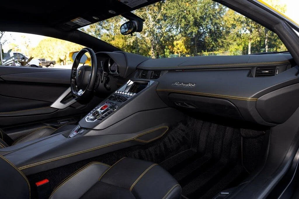 2014 Lamborghini Aventador LP700-4 - Image 30 of 31