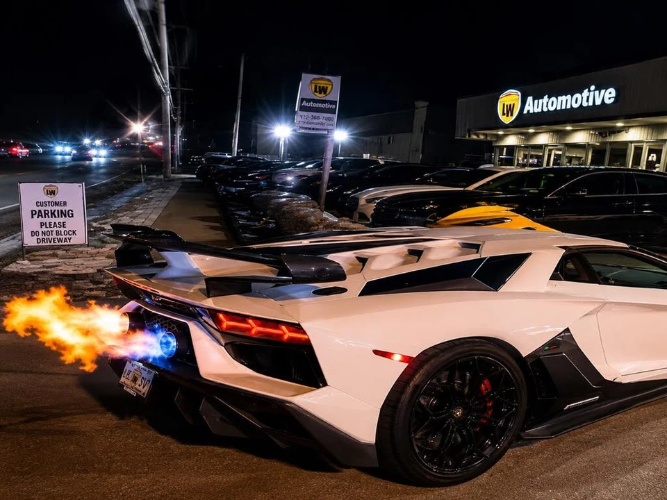 2014 Lamborghini Aventador LP700-4 - Image 2 of 31