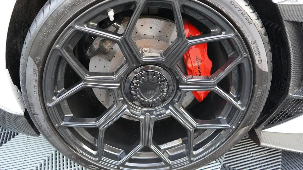2014 Lamborghini Aventador LP700-4 - Image 24 of 31