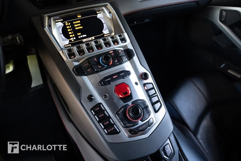 2014 Lamborghini Aventador LP700-4 - Image 28 of 31