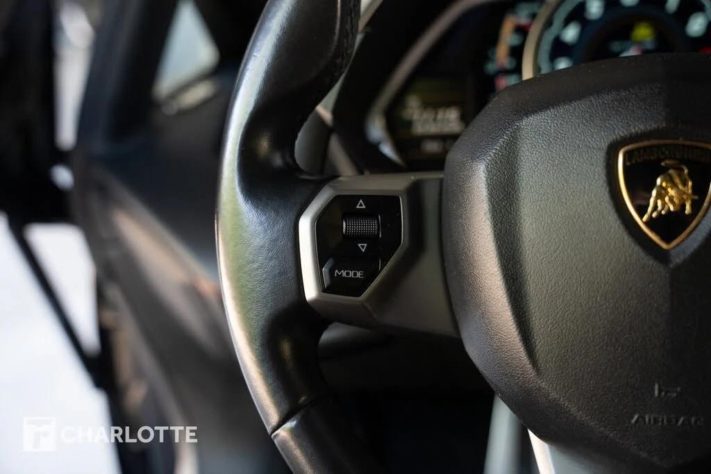 2014 Lamborghini Aventador LP700-4 - Image 24 of 31