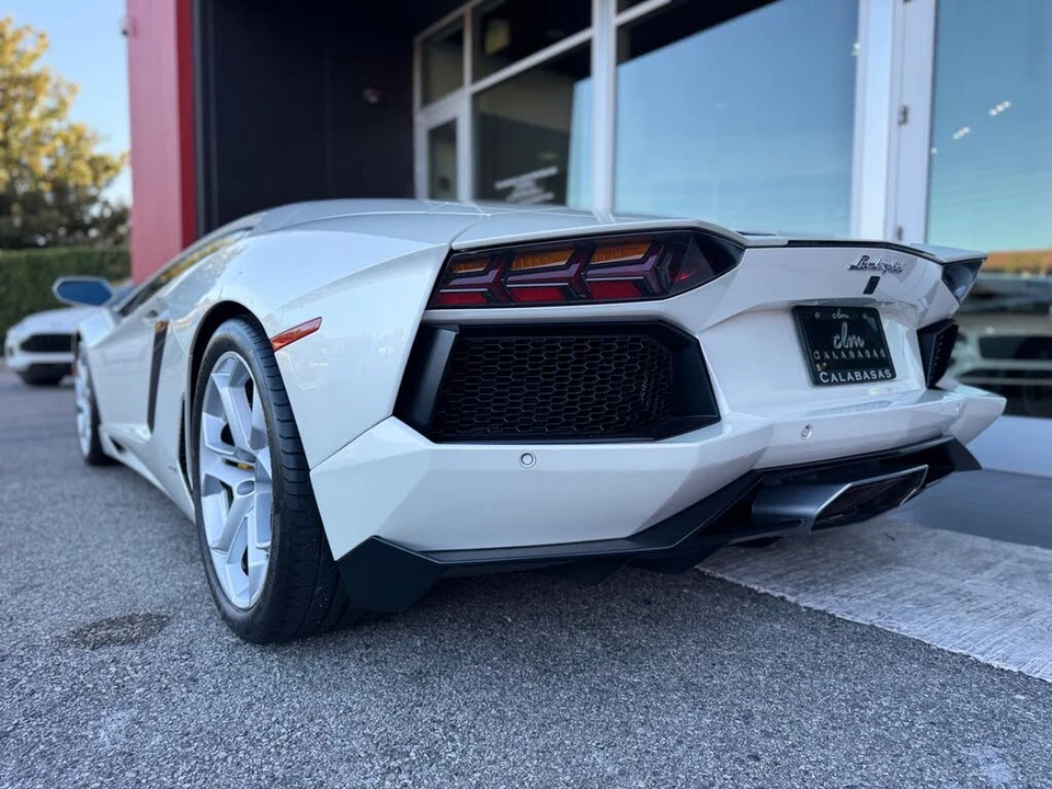2014 Lamborghini Aventador LP700-4 - Image 15 of 31