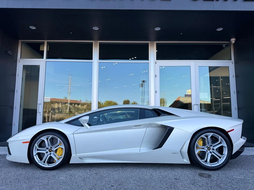 2014 Lamborghini Aventador LP700-4 - Image 12 of 31