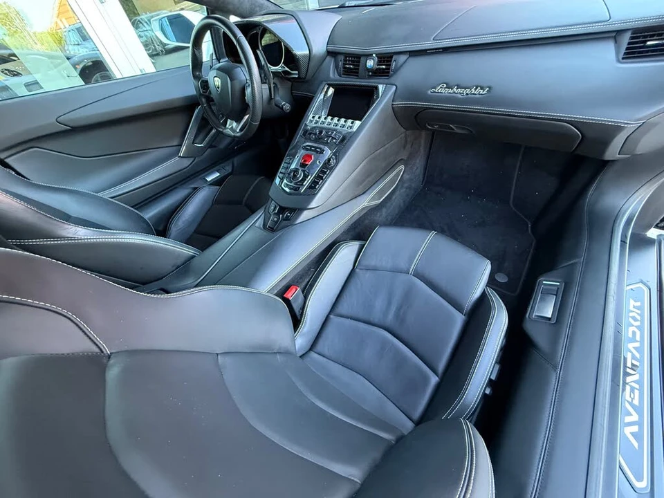 2014 Lamborghini Aventador LP700-4 - Image 24 of 31