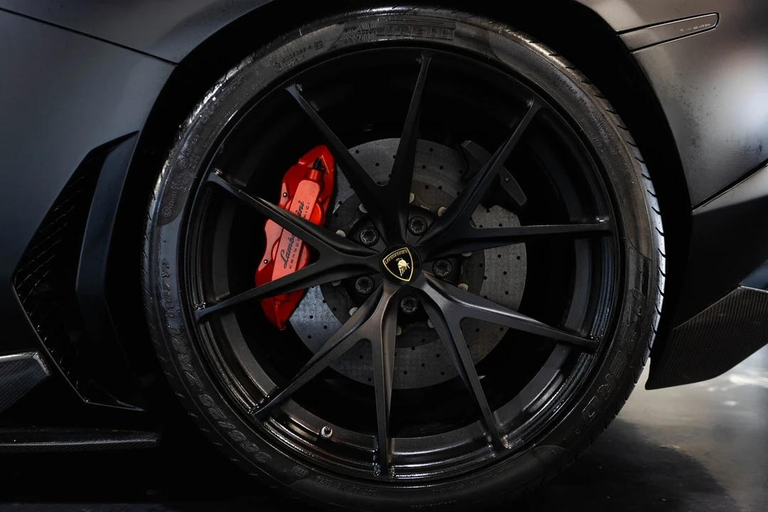 2014 Lamborghini Aventador LP700-4 - Image 13 of 21