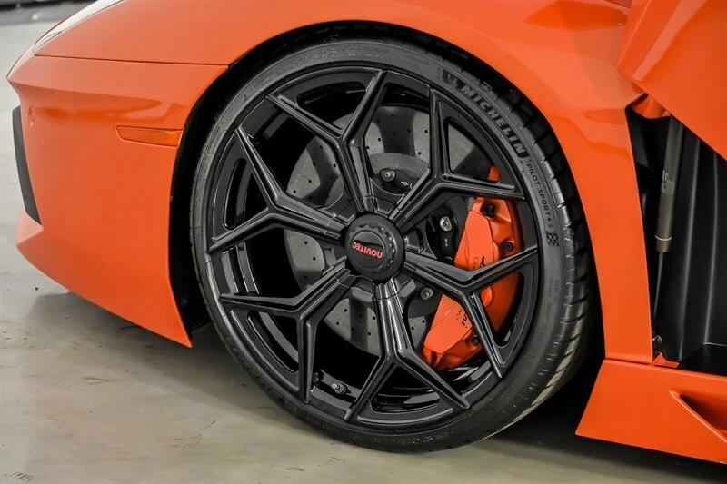 2014 Lamborghini Aventador LP700-4 - Image 24 of 31