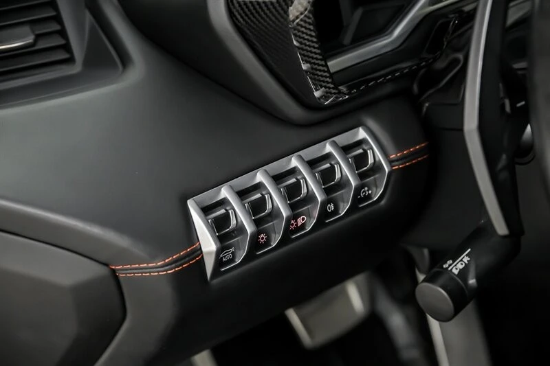 2014 Lamborghini Aventador LP700-4 - Image 29 of 31