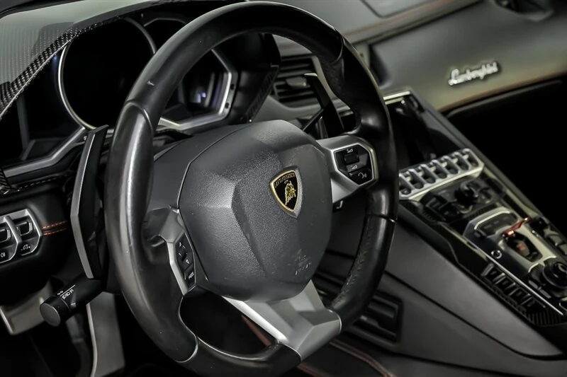 2014 Lamborghini Aventador LP700-4 - Image 28 of 31
