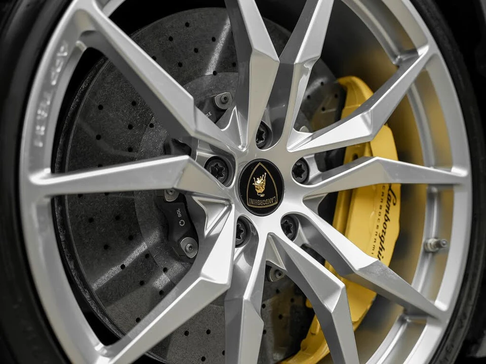 2014 Lamborghini Aventador LP700-4 - Image 24 of 31