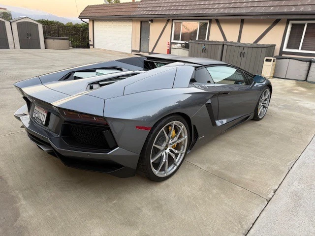 2014 Lamborghini Aventador LP700-4 - Image 8 of 12
