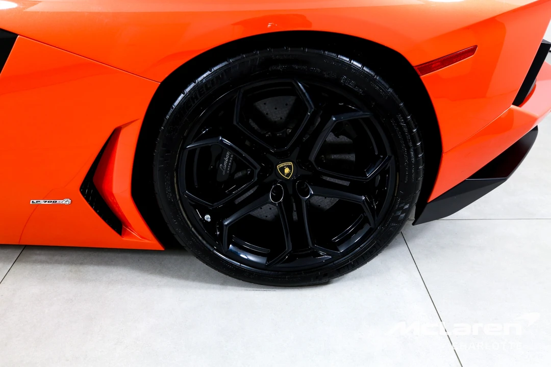 2014 Lamborghini Aventador LP700-4 - Image 28 of 30