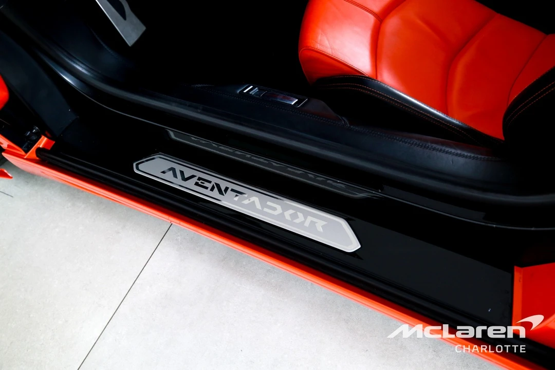 2014 Lamborghini - Image 18 of 31