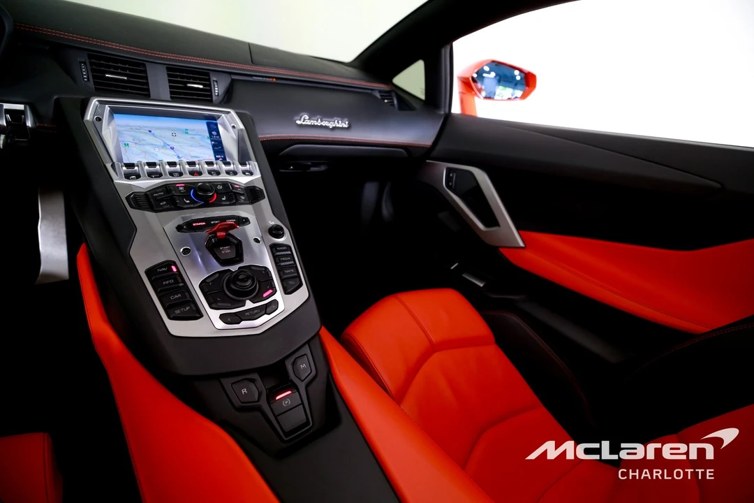 2014 Lamborghini - Image 17 of 31