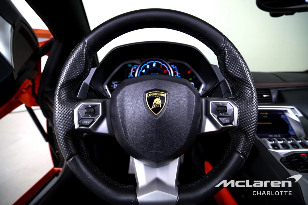 2014 Lamborghini - Image 16 of 31