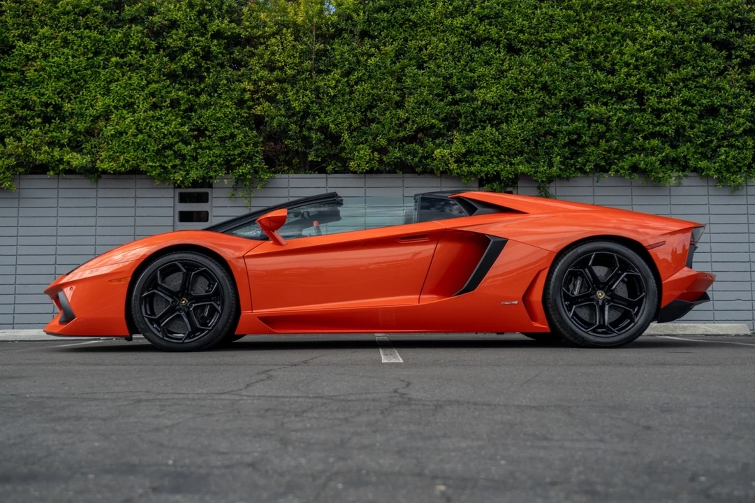 2014 Lamborghini Aventador LP700-4 - Image 18 of 21