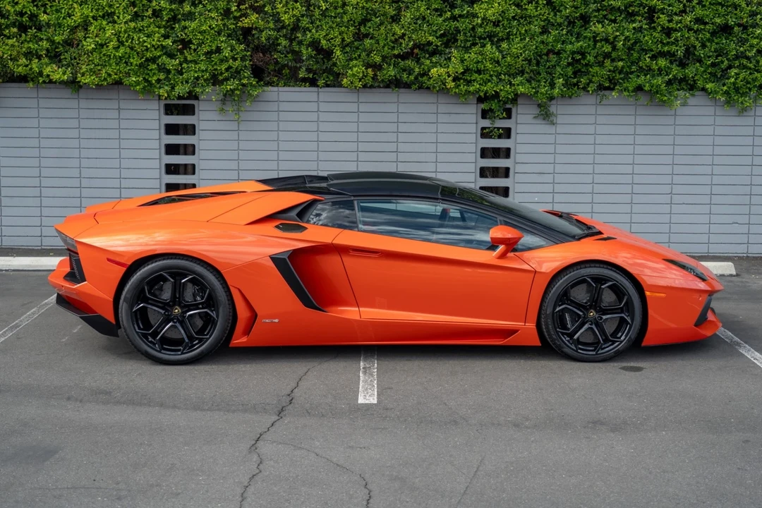 2014 Lamborghini Aventador LP700-4 - Image 7 of 21
