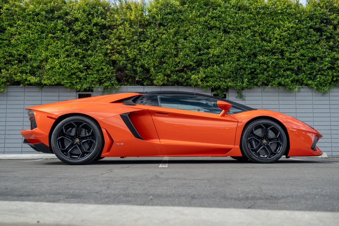 2014 Lamborghini Aventador LP700-4 - Image 8 of 21