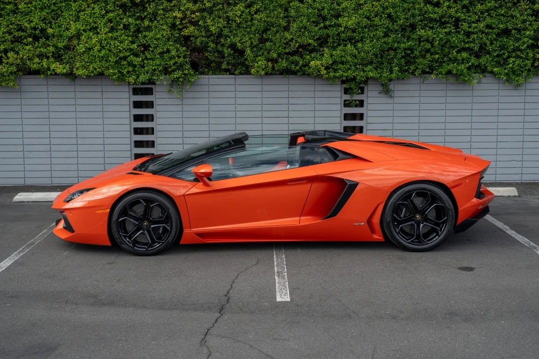 2014 Lamborghini Aventador LP700-4 - Image 17 of 21