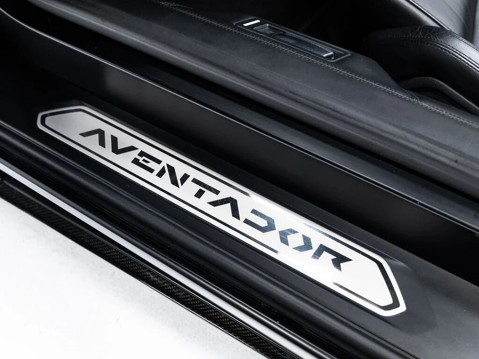 2014 Lamborghini Aventador LP700-4 - Image 23 of 31