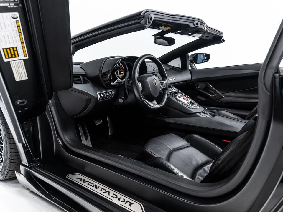 2014 Lamborghini Aventador LP700-4 - Image 17 of 31
