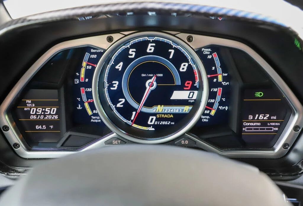 2014 Lamborghini Aventador LP700-4 - Image 6 of 31