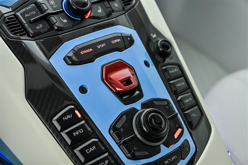 2014 Lamborghini Aventador LP700-4 - Image 30 of 31