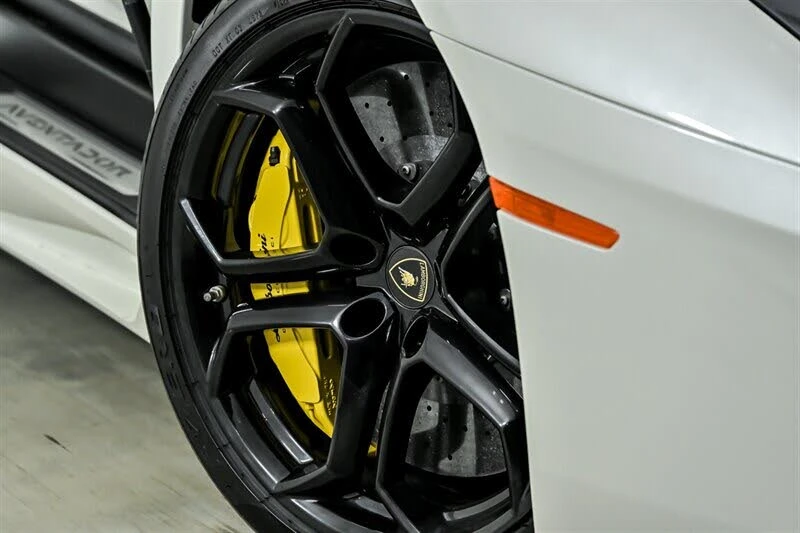 2014 Lamborghini Aventador LP700-4 - Image 4 of 31