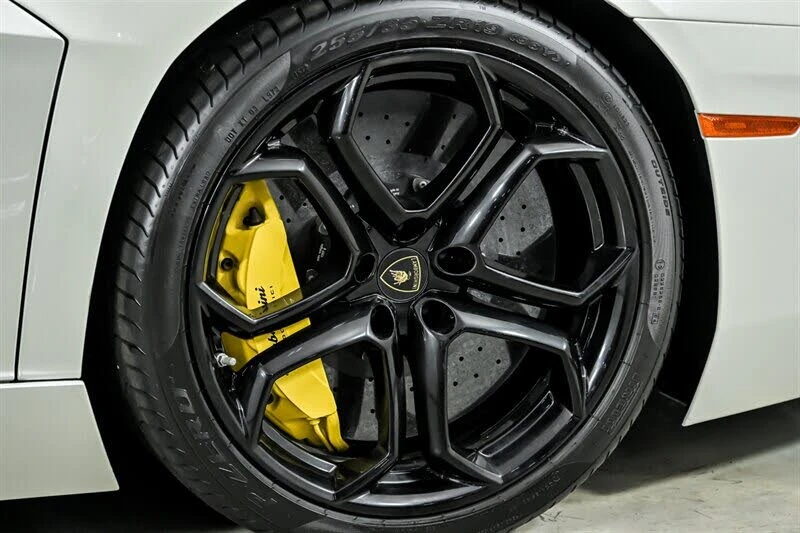 2014 Lamborghini Aventador LP700-4 - Image 15 of 31