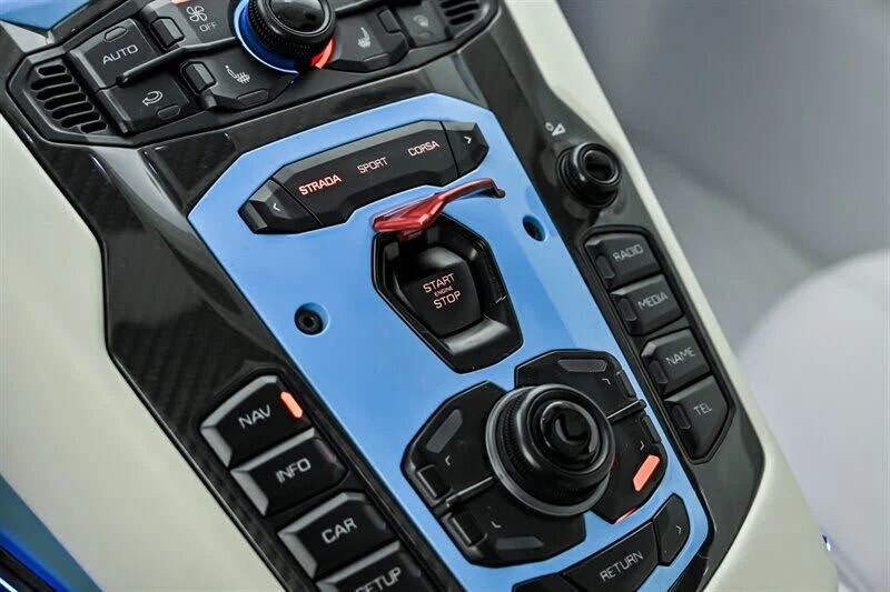2014 Lamborghini Aventador LP700-4 - Image 31 of 31