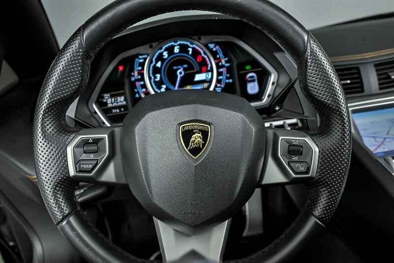 2014 Lamborghini Aventador LP700-4 - Image 24 of 31