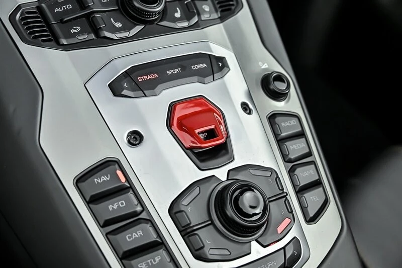 2014 Lamborghini Aventador LP700-4 - Image 31 of 31