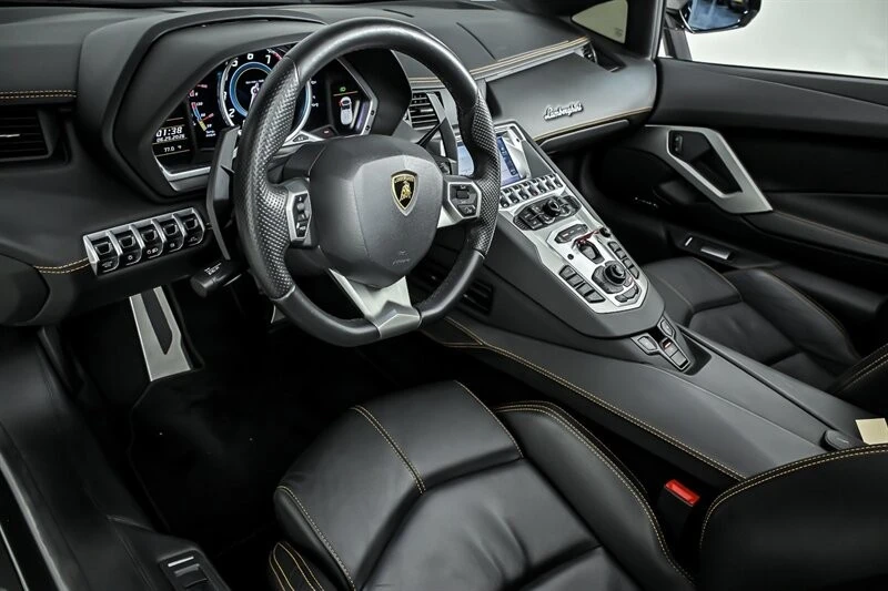 2014 Lamborghini Aventador LP700-4 - Image 17 of 31