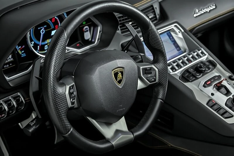 2014 Lamborghini Aventador LP700-4 - Image 20 of 31