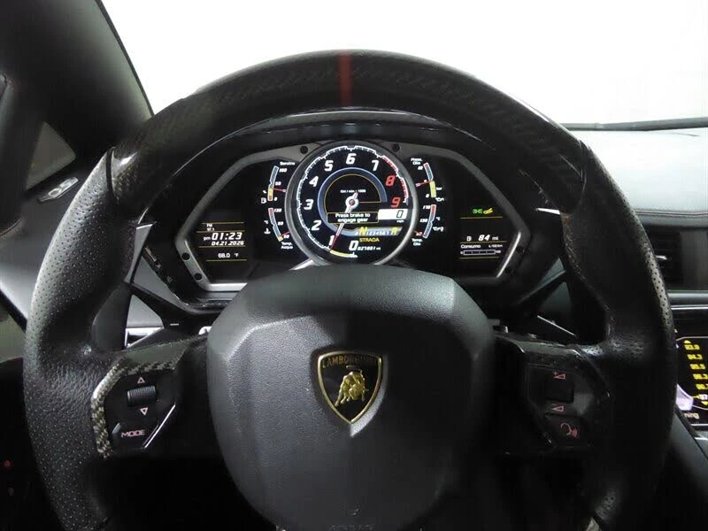 2014 Lamborghini Aventador LP700-4 - Image 17 of 31
