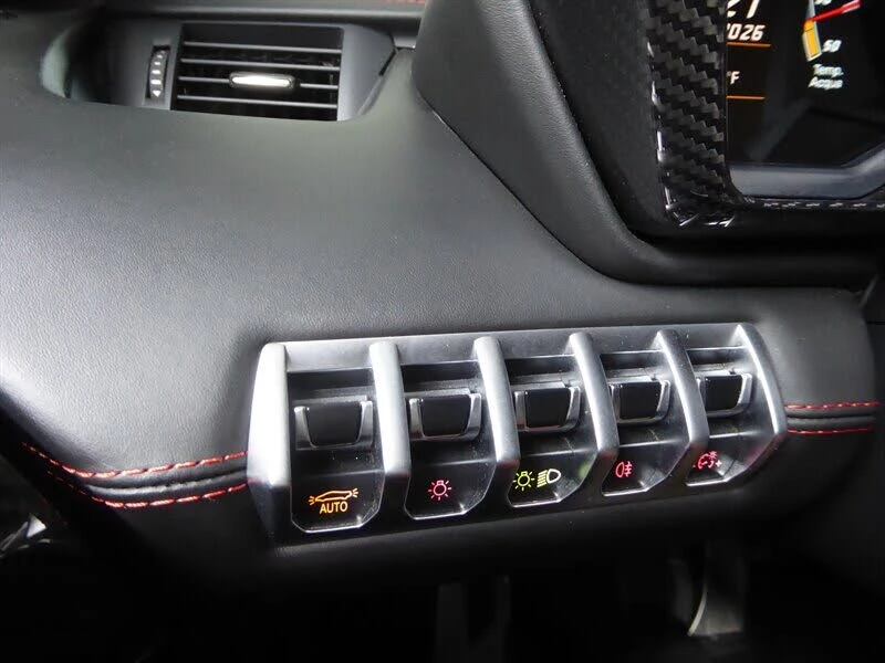 2014 Lamborghini Aventador LP700-4 - Image 27 of 31