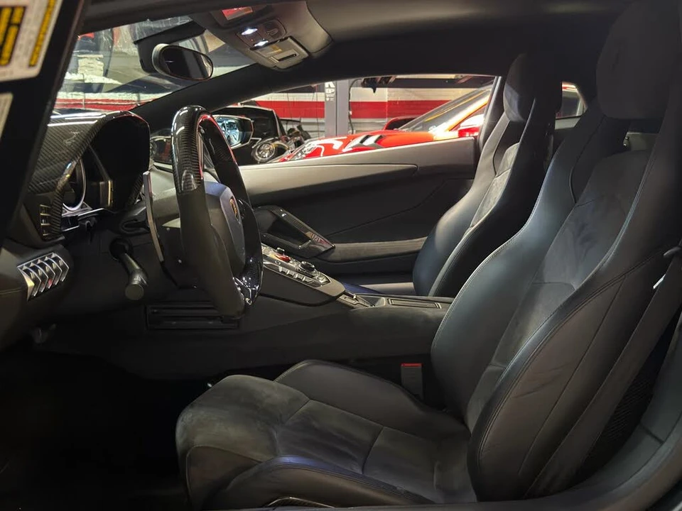 2014 Lamborghini Aventador LP700-4 - Image 28 of 31