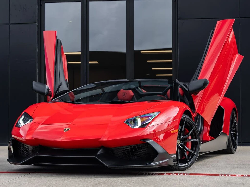 2014 Lamborghini Aventador LP700-4 - Image 2 of 31